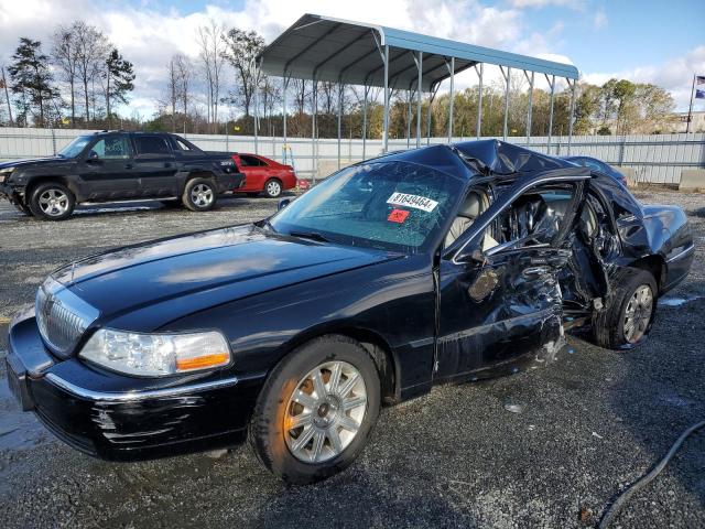  Salvage Lincoln Towncar