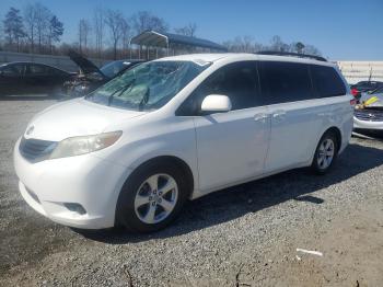  Salvage Toyota Sienna