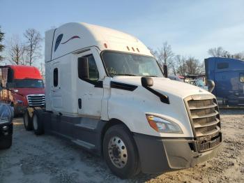  Salvage Freightliner Cascadia 1