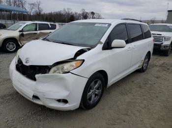  Salvage Toyota Sienna