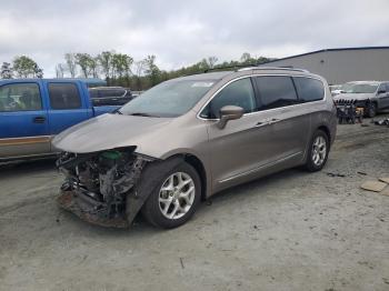  Salvage Chrysler Pacifica
