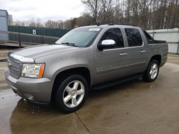  Salvage Chevrolet Avalanche