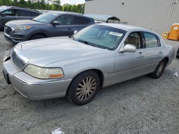  Salvage Lincoln Towncar