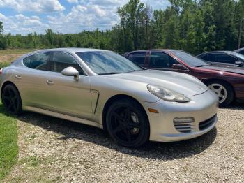  Salvage Porsche Panamera