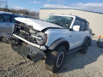  Salvage Ford Bronco