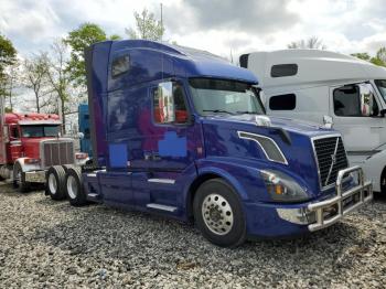  Salvage Volvo Vnl