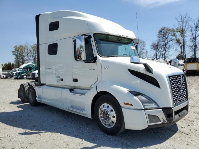  Salvage Volvo Vnl