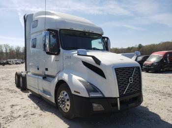  Salvage Volvo Vnl