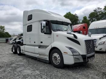  Salvage Volvo Vn