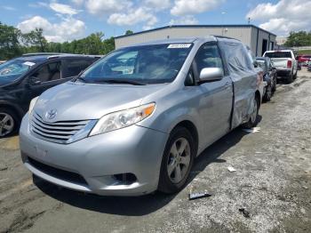  Salvage Toyota Sienna