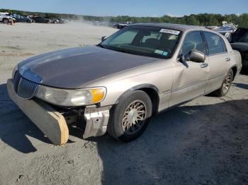  Salvage Lincoln Towncar