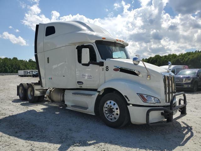  Salvage Peterbilt 579