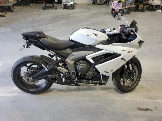  Salvage Triumph Motorcycle Daytona 66