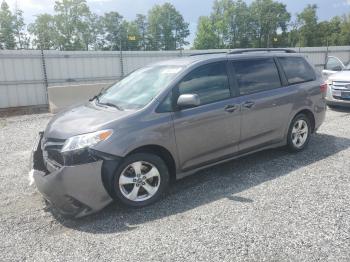  Salvage Toyota Sienna