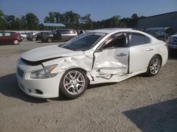  Salvage Nissan Maxima