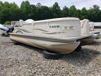  Salvage Starcraft Co Boat
