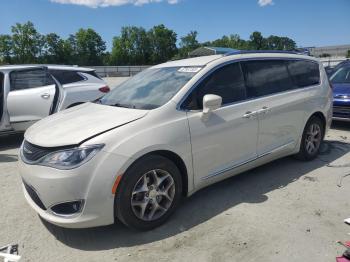  Salvage Chrysler Pacifica