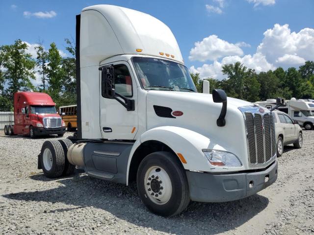  Salvage Peterbilt 579