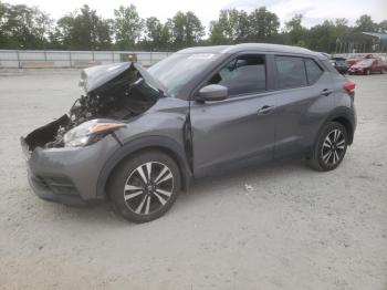  Salvage Nissan Kicks