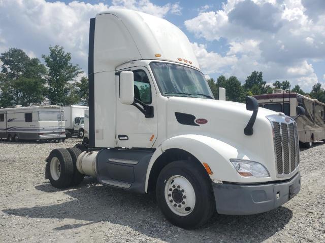  Salvage Peterbilt 579
