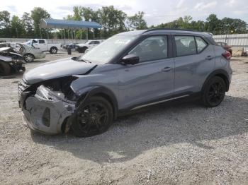  Salvage Nissan Kicks