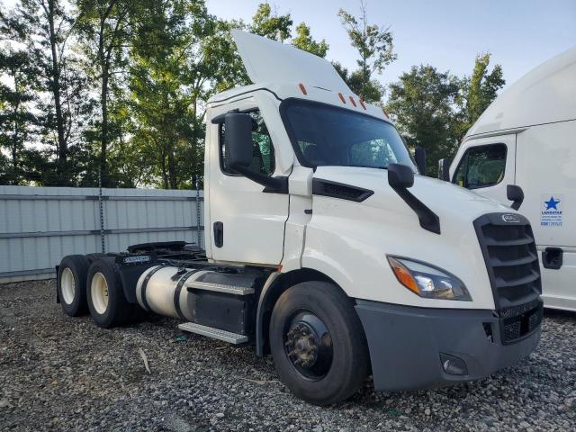 Salvage Freightliner Cascadia 1