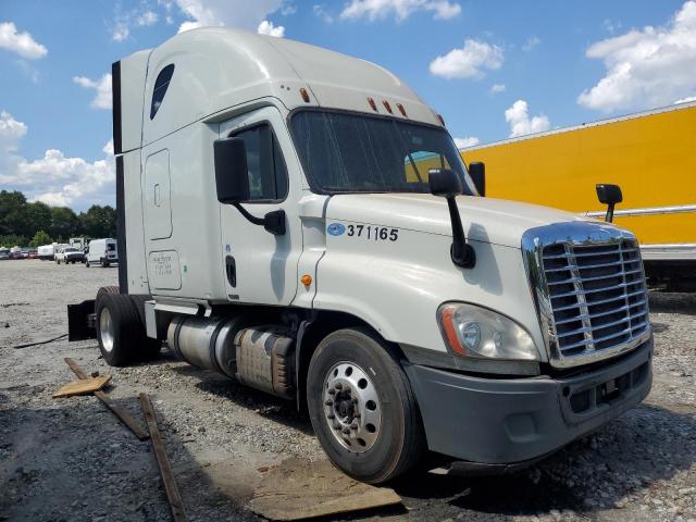  Salvage Freightliner Cascadia 1