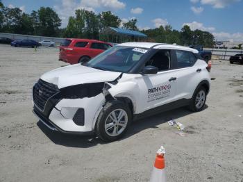  Salvage Nissan Kicks