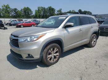  Salvage Toyota Highlander