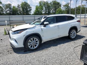  Salvage Toyota Highlander