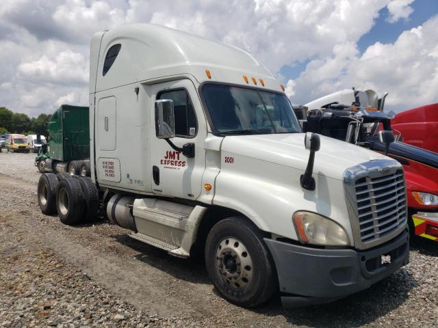  Salvage Freightliner Cascadia 1