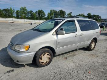  Salvage Toyota Sienna