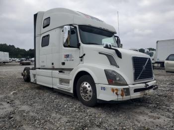  Salvage Volvo Vnl