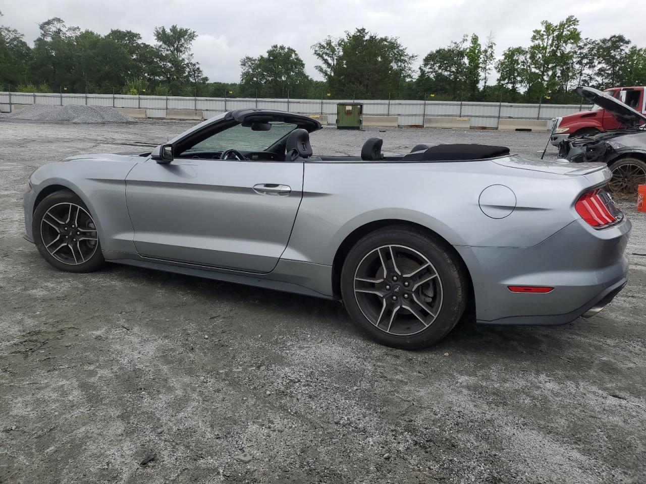 Ford Mustang Image 12