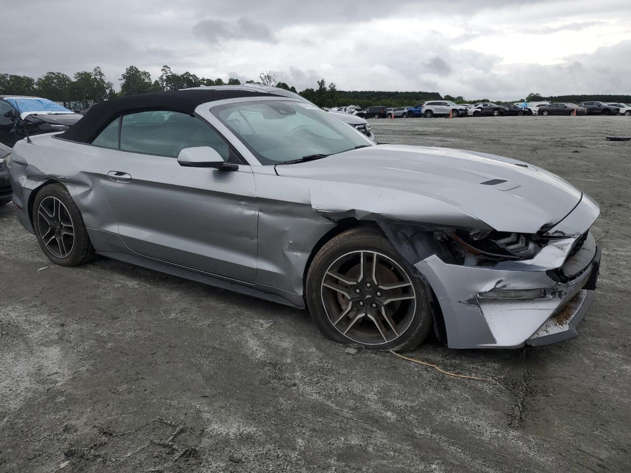 Ford Mustang Image 6