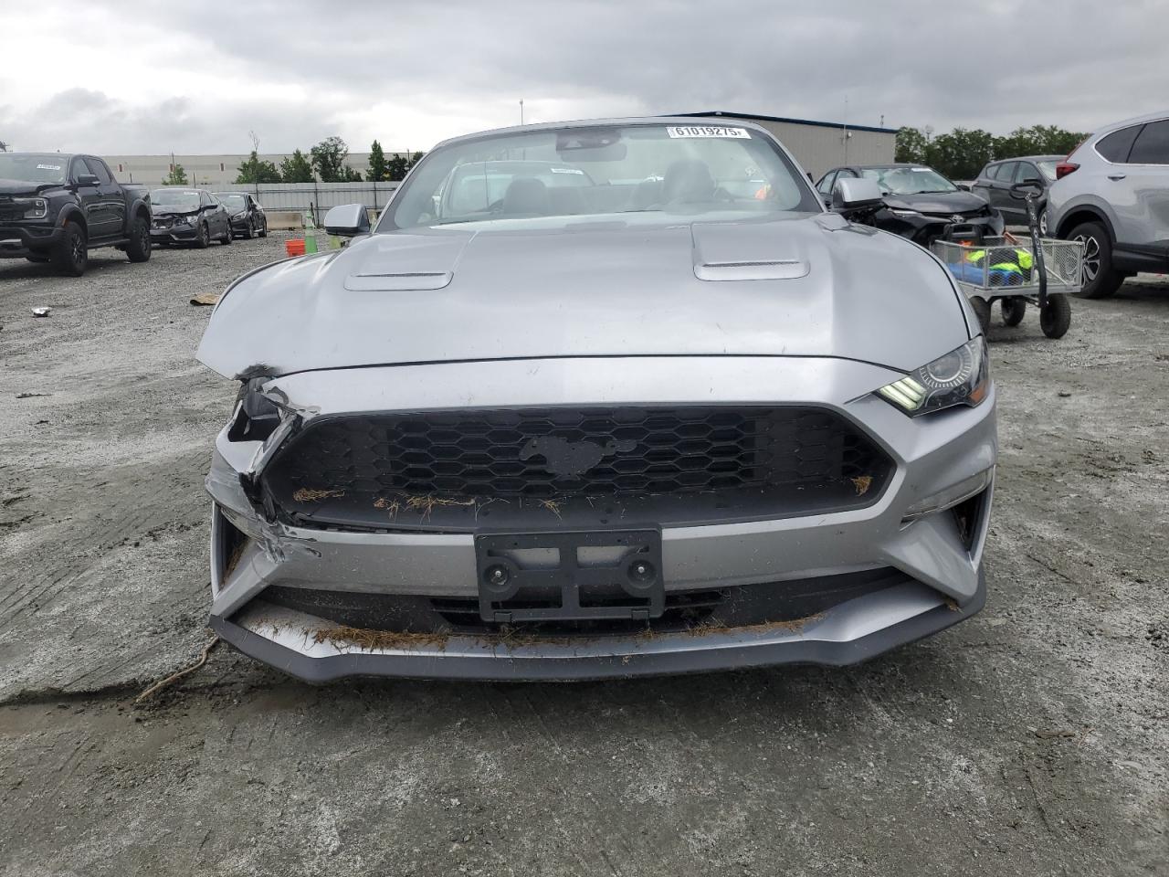 Ford Mustang Image 9