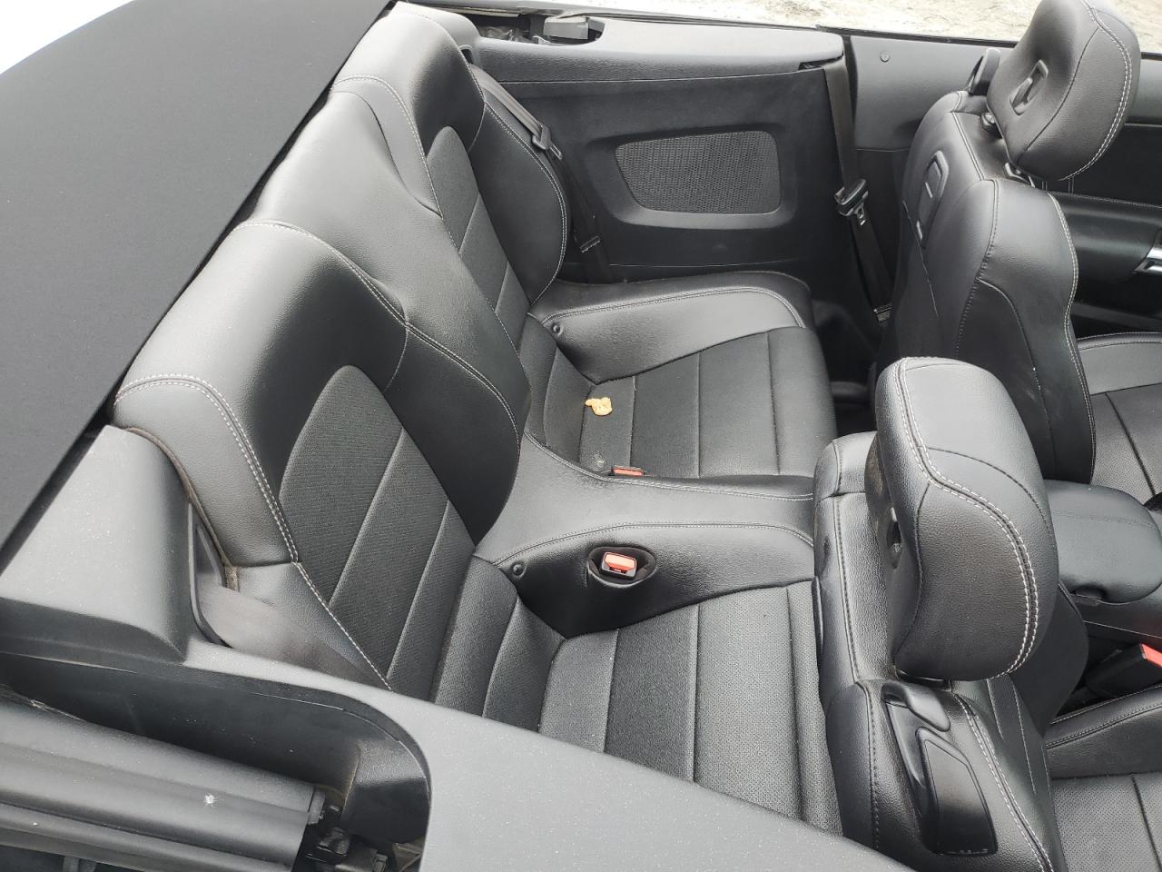 Ford Mustang Image 5