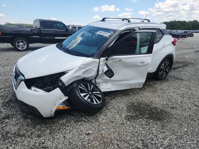  Salvage Nissan Kicks