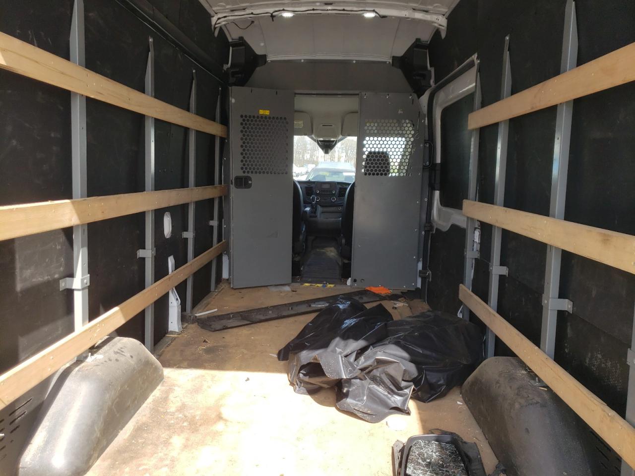 Ford Transit T-250 Image 12