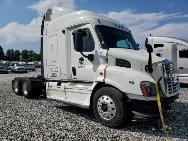  Salvage Freightliner Cascadia 1