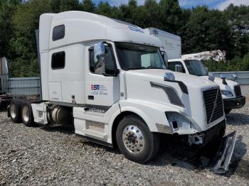  Salvage Volvo Vn