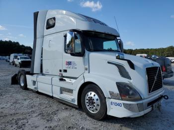  Salvage Volvo Vn