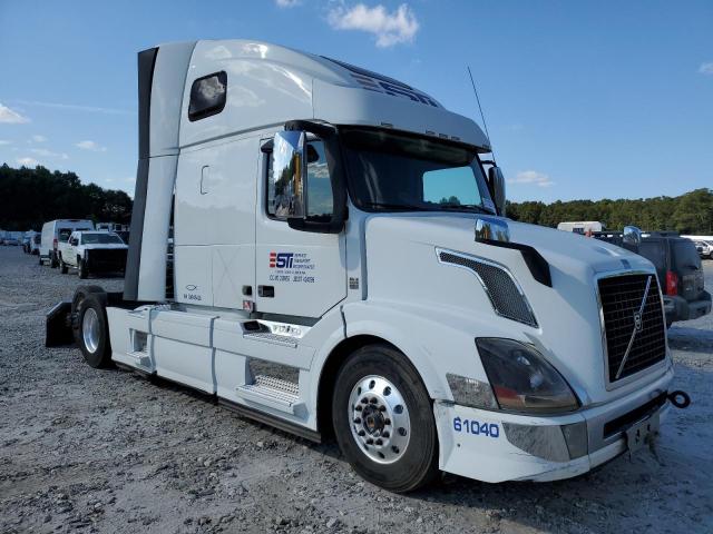  Salvage Volvo Vn