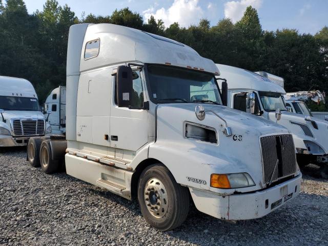  Salvage Volvo Vn