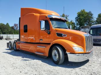 Salvage Peterbilt 579