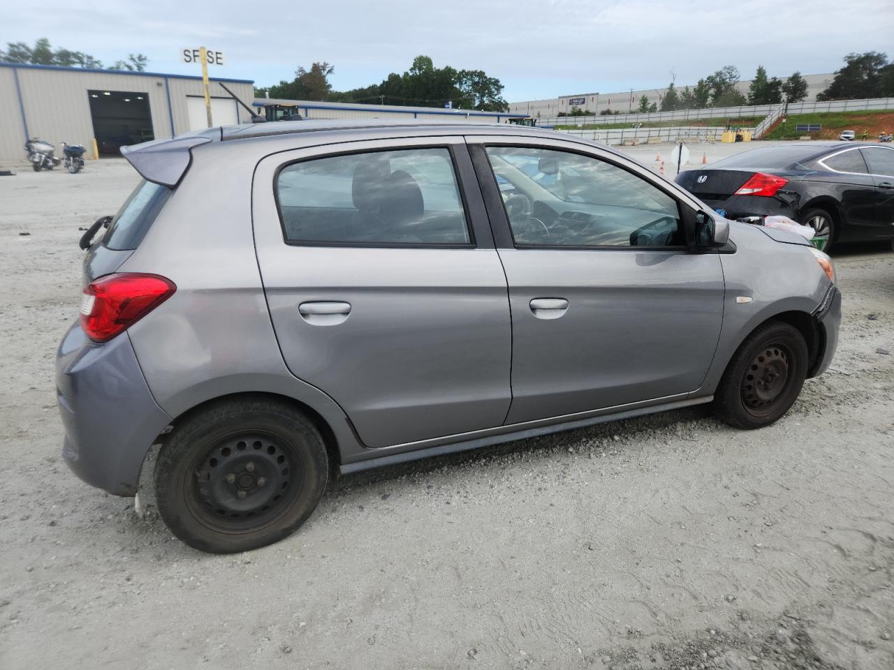 Mitsubishi Mirage Es Image 4