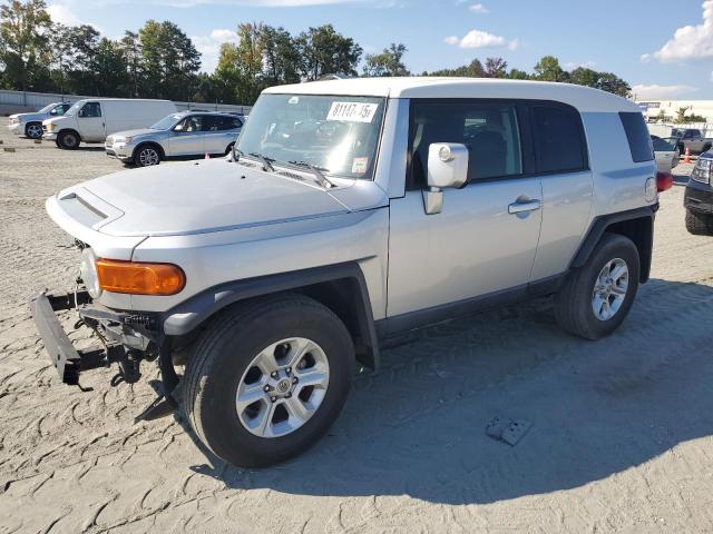  Salvage Toyota FJ Cruiser