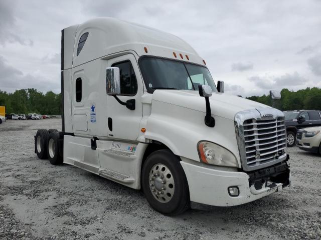  Salvage Freightliner Cascadia 1