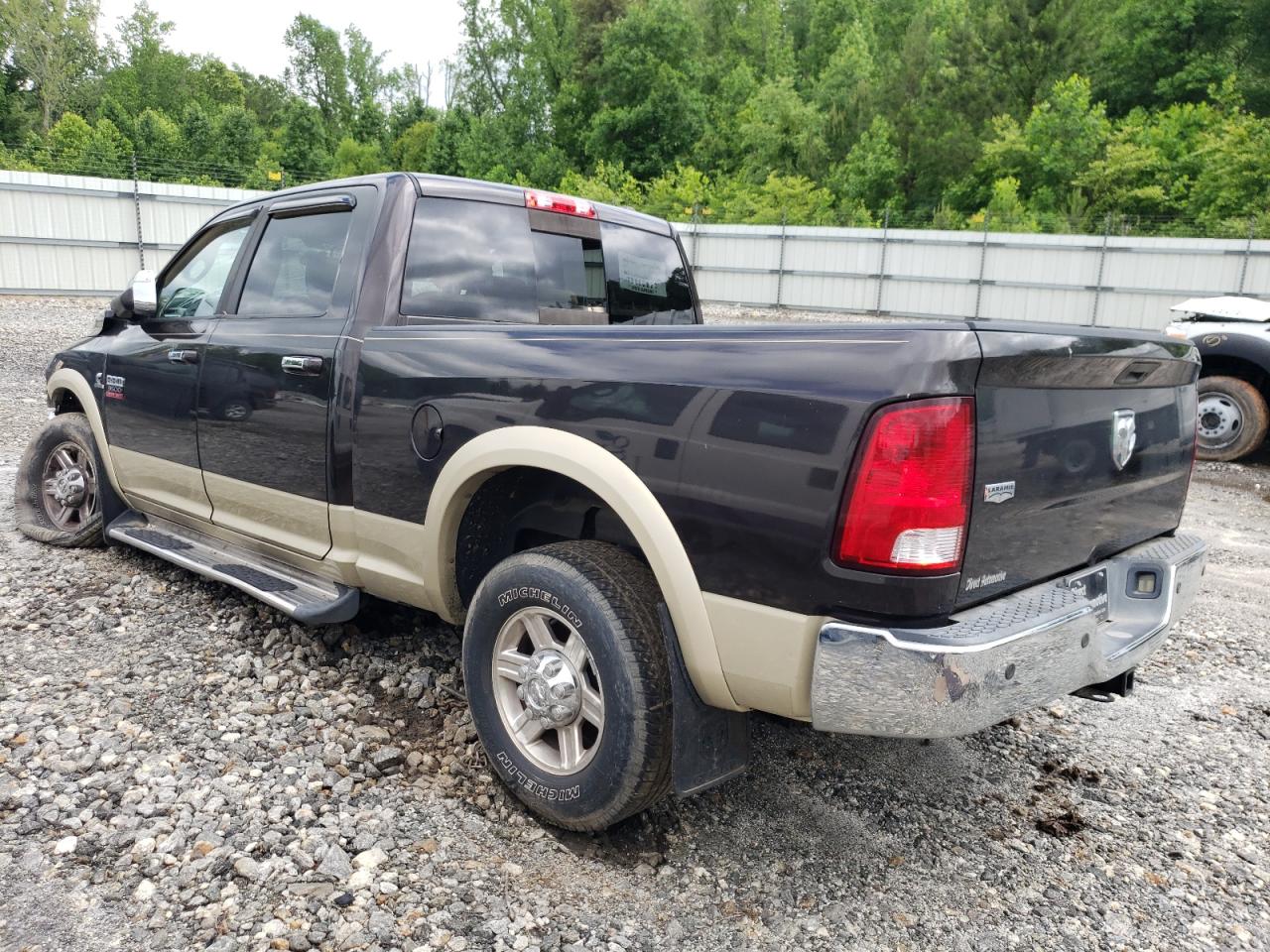 Dodge Ram 3500 Image 2