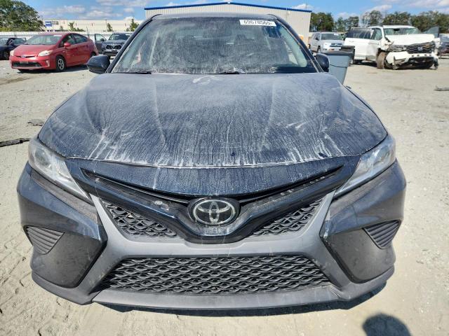 Toyota Camry Se Image 7